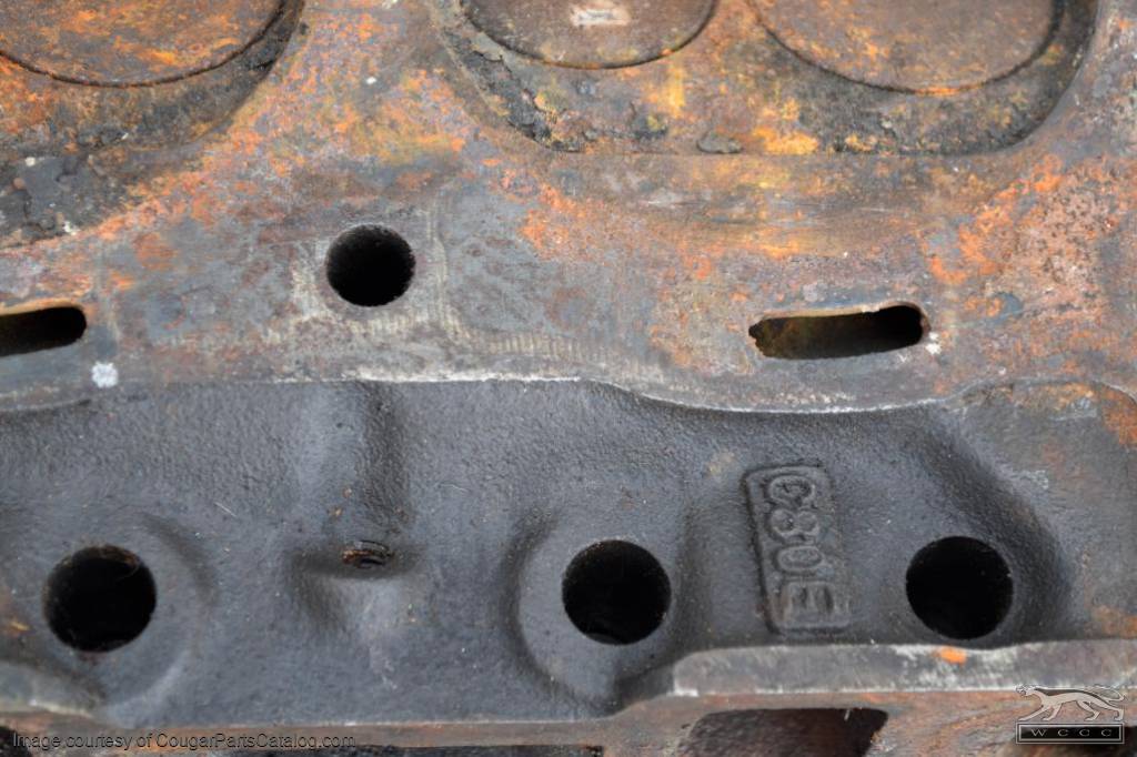 Cylinder Head 289 - No Smog - Used ~ 1968 Mercury Cougar / 1968 Ford Mustang - 12164