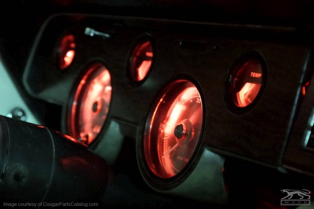 Here's what the red filters look like with LED bulbs, in a 68 XR7.