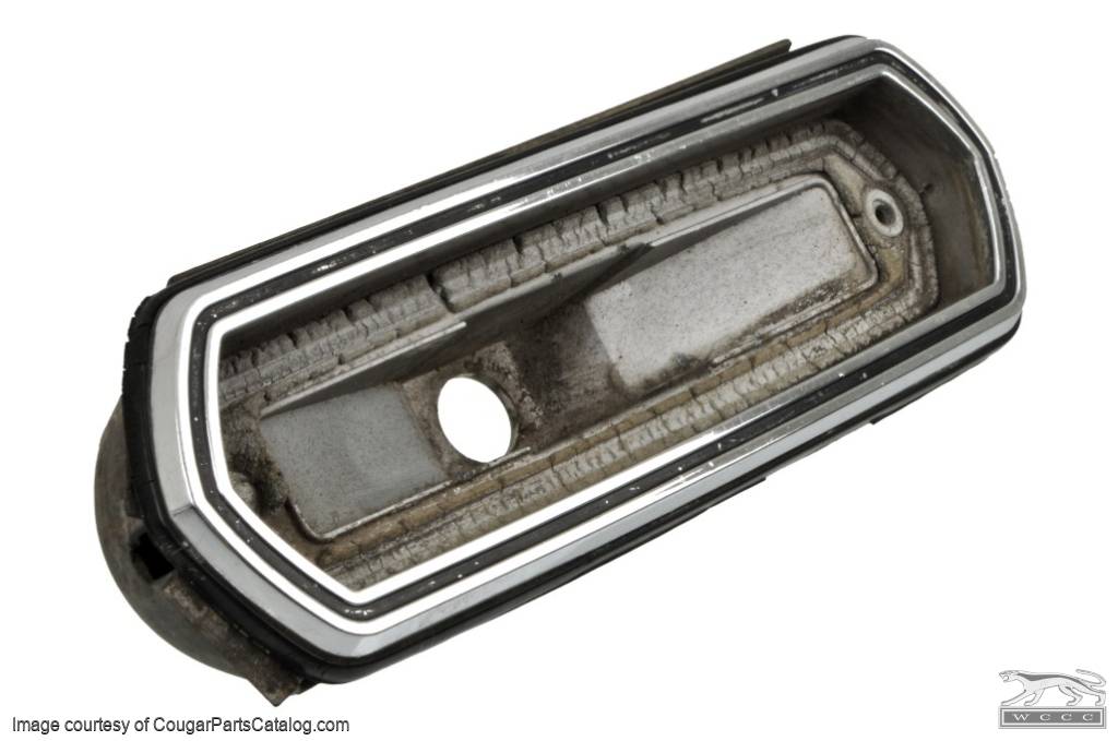 Side Marker Light / Turn Signal - Front - Grade A - Used ~ 1968 Mercury Cougar - 19292