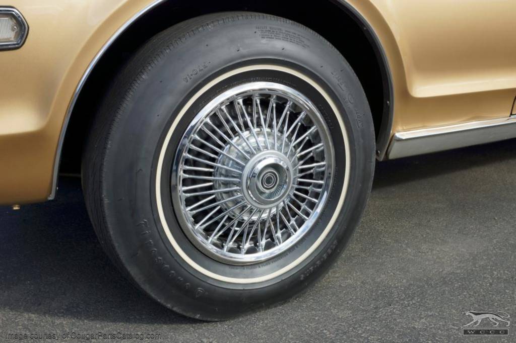 Hubcap / Wheel Cover - Wire Spoke - Grade B - Used ~ 1970 - 1973 Mercury Cougar - 25131