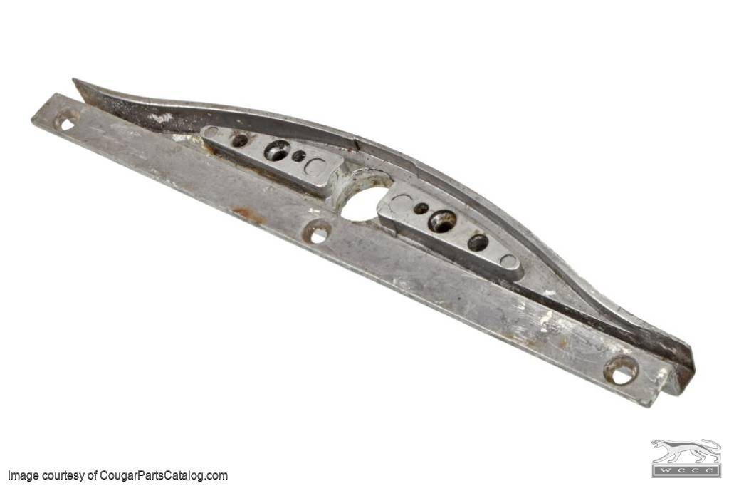 Cable Drive Housing - Sun Roof - Used ~ 1967 - 1973 Mercury Cougar - 31062